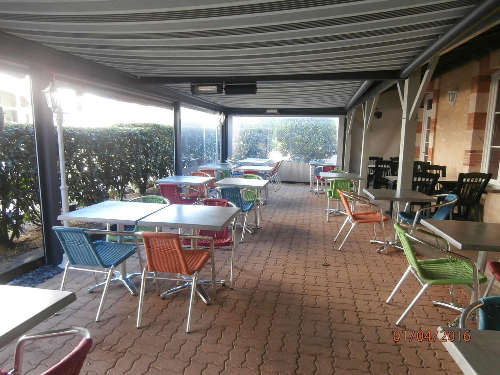 商务餐厅酒店 索容 外观 照片